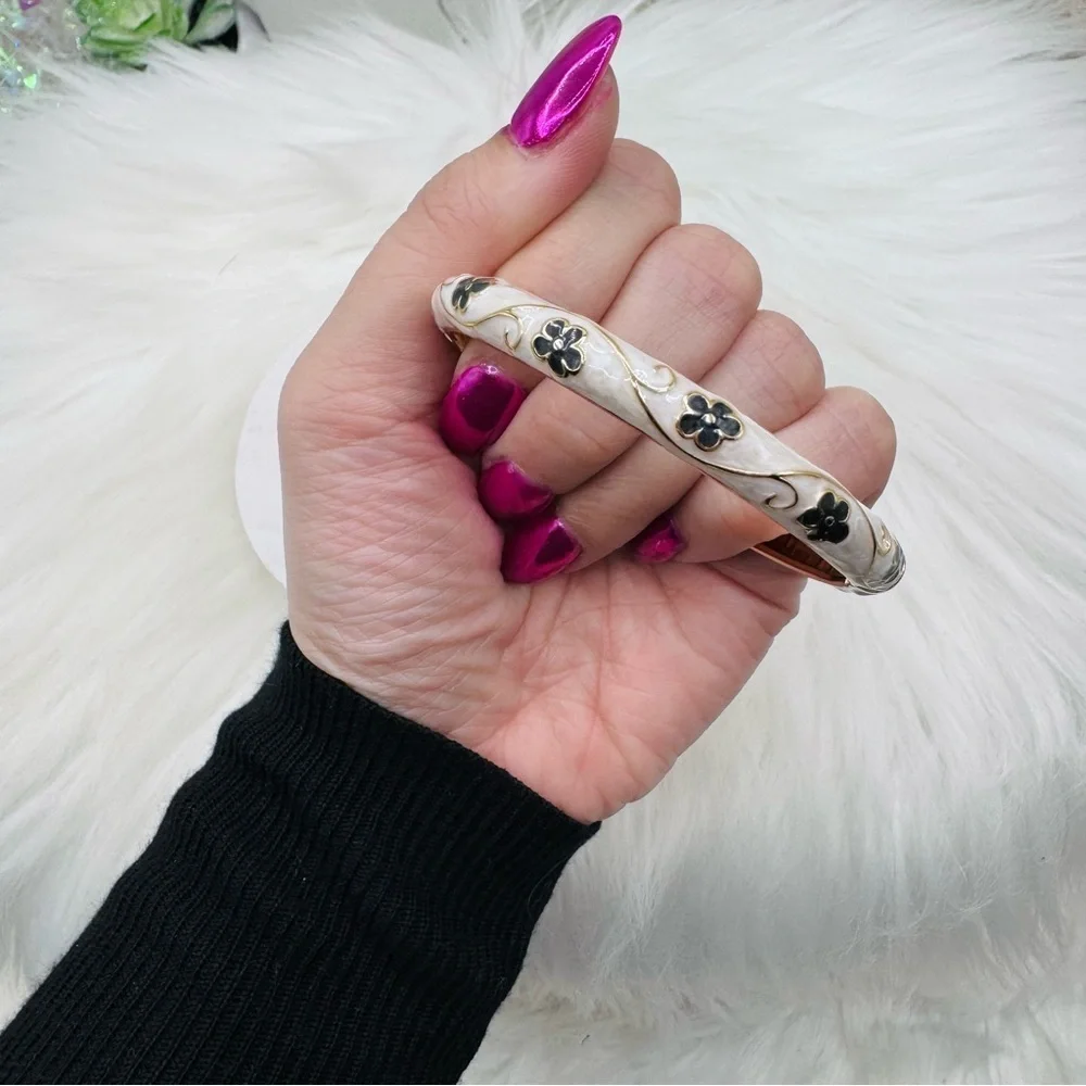 Elegant Floral Gold and Black Bangle